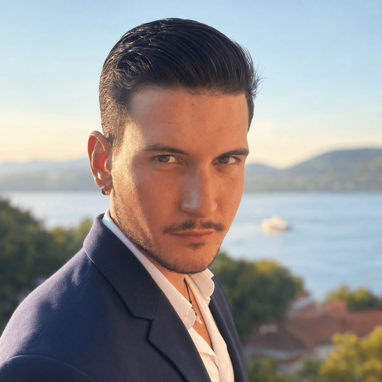 Portrait professionnel de Tom Bax, fondateur de BaxIA